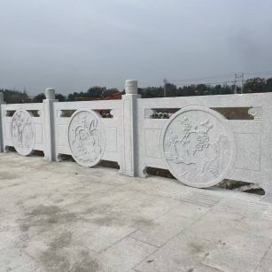 大连芝麻白河道栏杆 石材栏杆