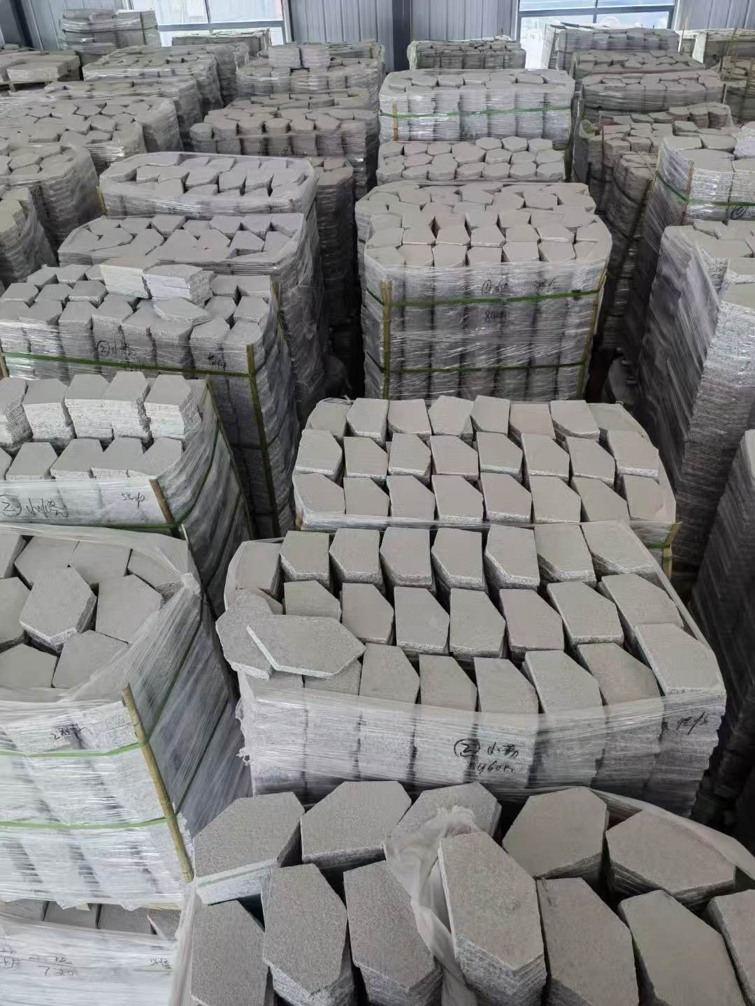 大连芝麻白石材冰裂纹，碎拼。