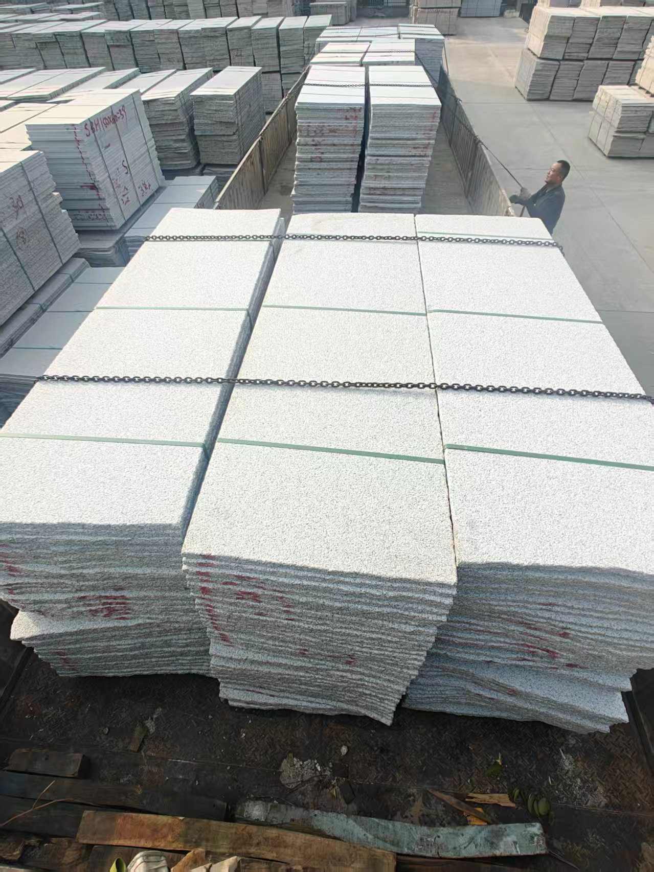 大连芝麻白毛板，石材毛板